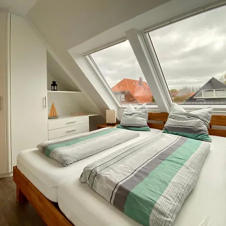 Apartment Ferienhus 4 *